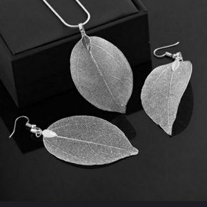 Leaf necklace and earring set